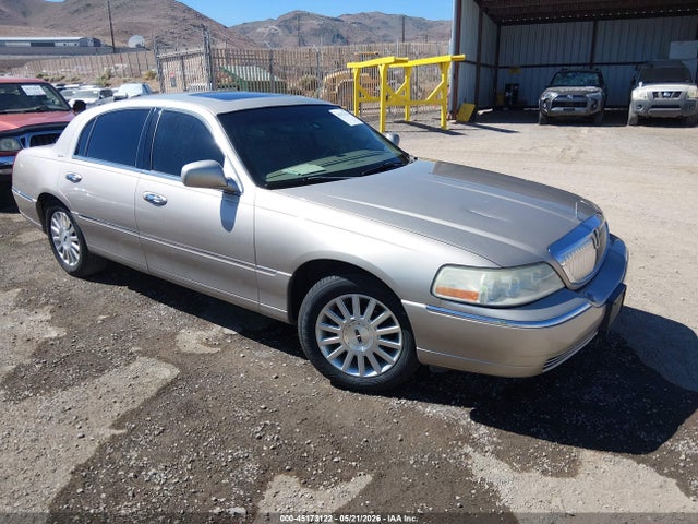 Salvage Lincoln Towncar Image
