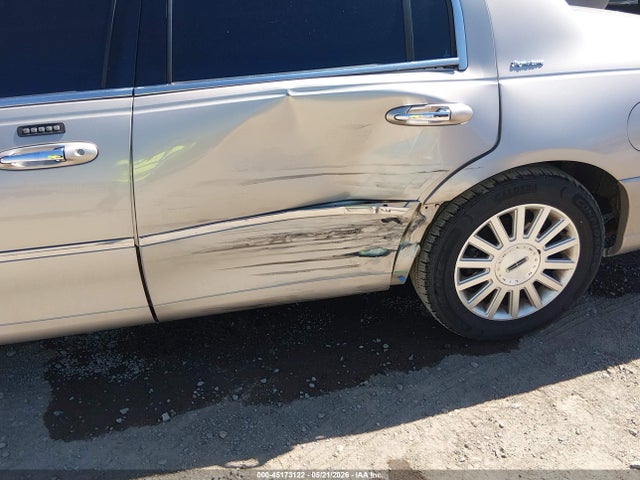 Lincoln Towncar Signature