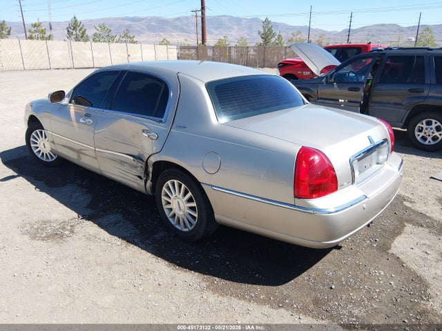 Lincoln Towncar Signature