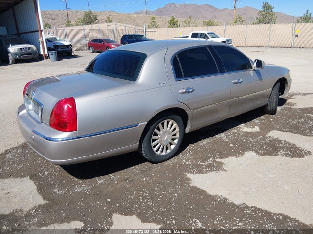 Lincoln Towncar Signature