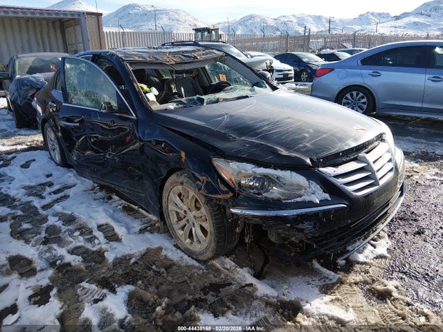 Salvage Hyundai Genesis Image