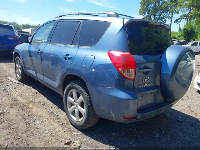 Toyota RAV4 Limited V6