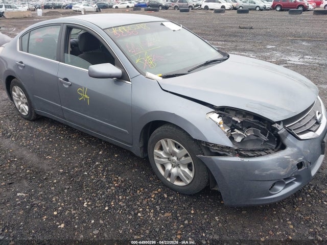 Salvage Nissan Altima Image