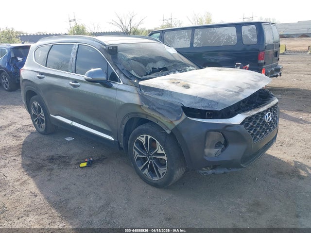 Salvage Hyundai SANTA FE Image