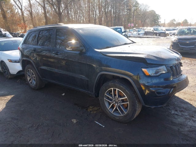 Salvage Jeep Grand Cherokee Image