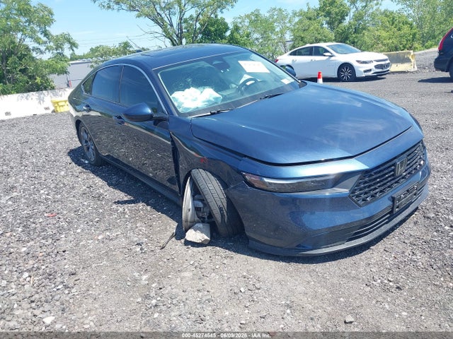 Salvage Honda Accord Image