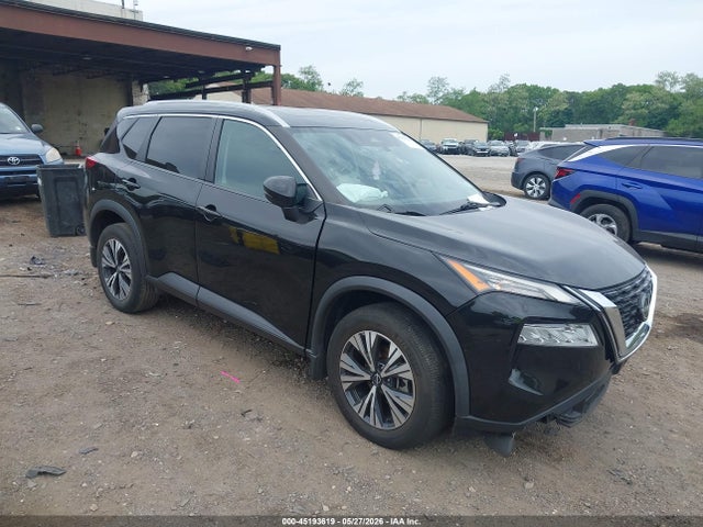 Salvage Nissan Rogue Image