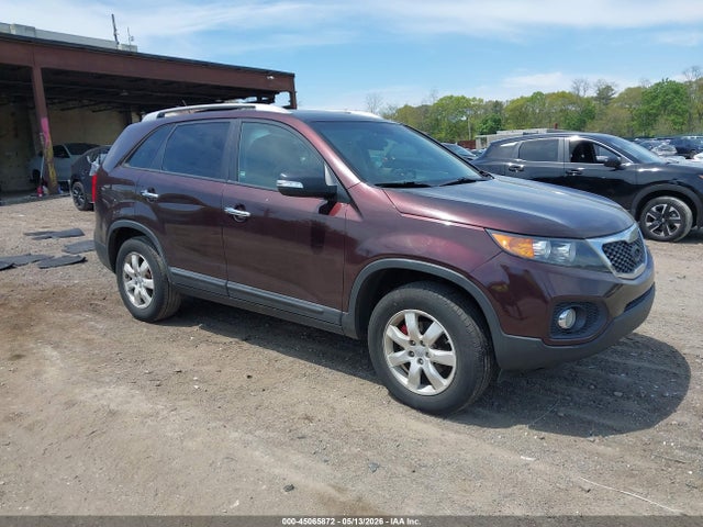 Salvage Kia Sorento Image
