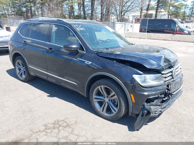Salvage Volkswagen Tiguan Image