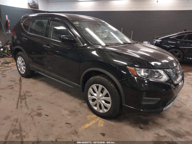 Salvage Nissan Rogue Image