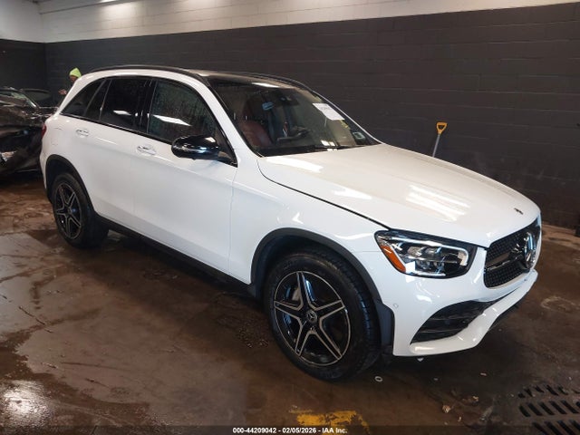 Salvage Mercedes-Benz GLC Image