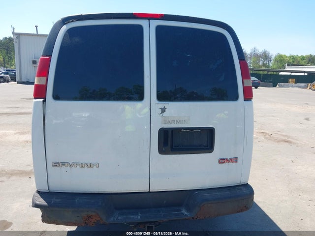 GMC Savana Standard