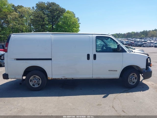 GMC Savana Standard