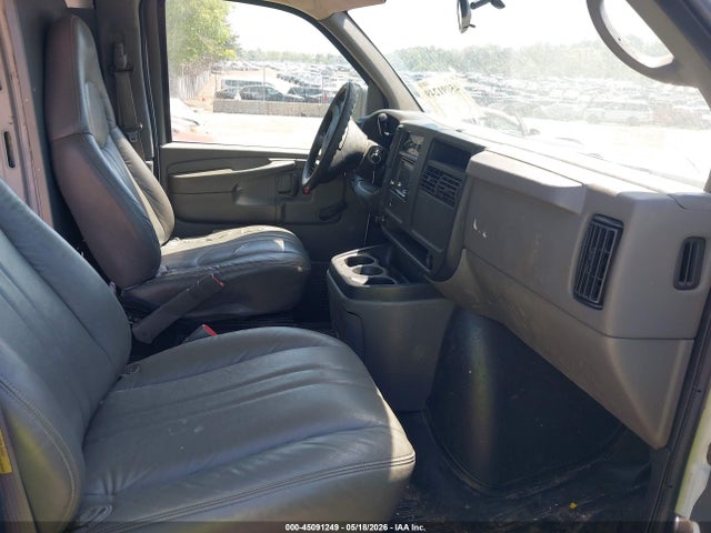 GMC Savana Standard