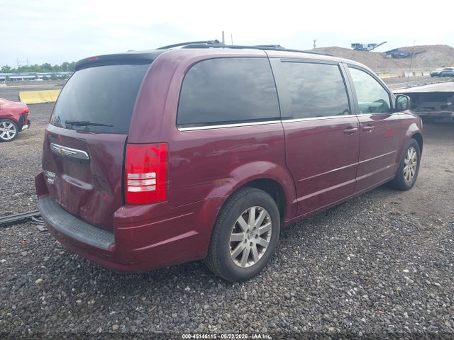 Chrysler Town & Country Touring