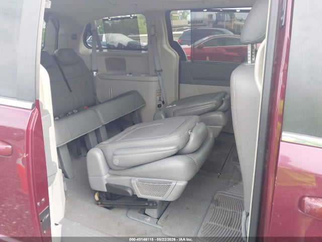 Chrysler Town & Country Touring