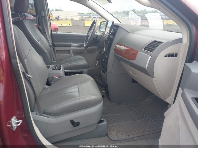 Chrysler Town & Country Touring