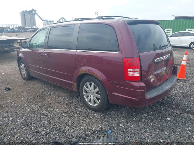 Chrysler Town & Country Touring