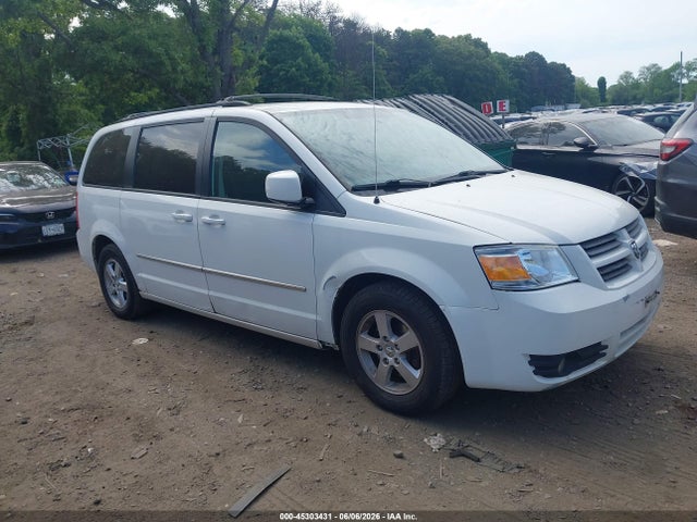Salvage Dodge Grand Caravan Image