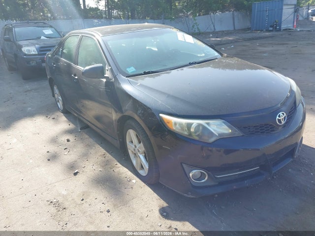 Salvage Toyota Camry Image