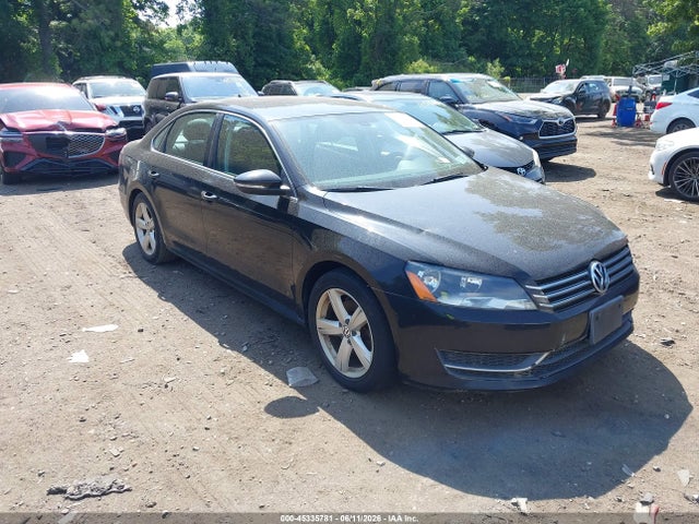 Salvage Volkswagen Passat Image