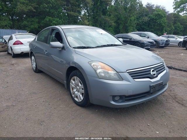 Salvage Nissan Altima Image
