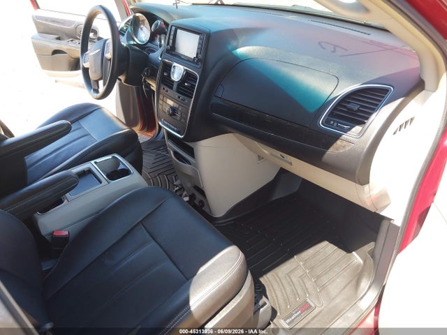 Chrysler Town & Country Touring