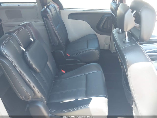 Chrysler Town & Country Touring