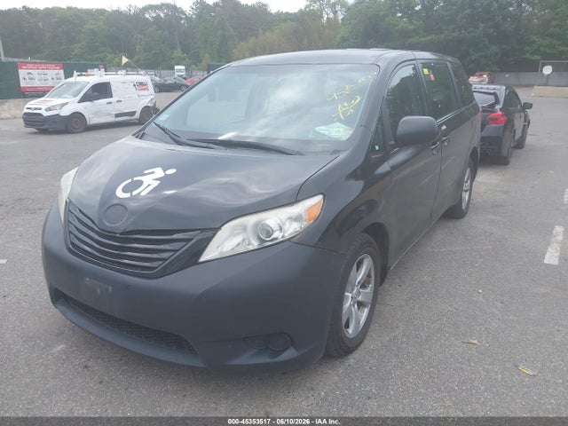 Toyota Sienna L 7 Passenger