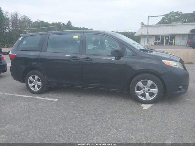 Toyota Sienna L 7 Passenger