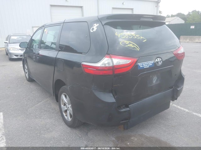 Toyota Sienna L 7 Passenger