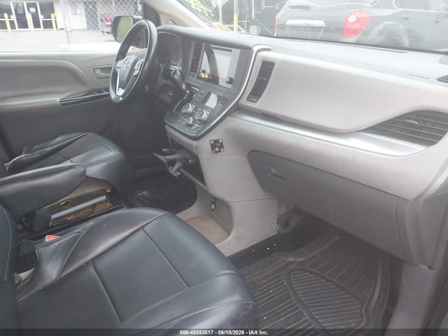 Toyota Sienna L 7 Passenger
