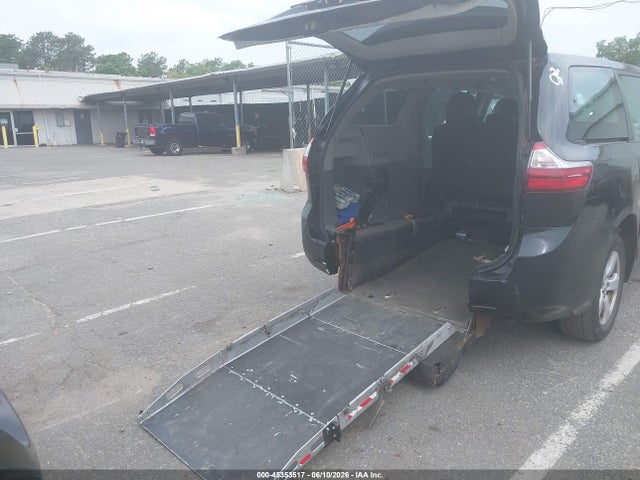Toyota Sienna L 7 Passenger