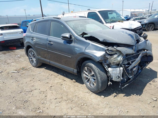 Salvage Toyota RAV4 Image