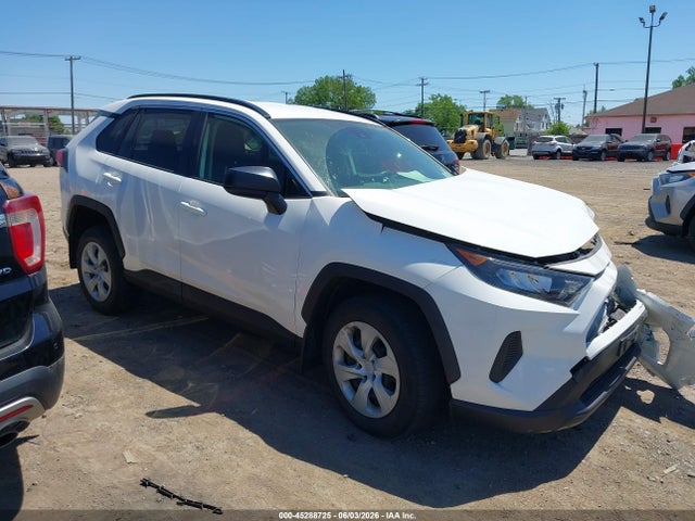 Salvage Toyota RAV4 Image