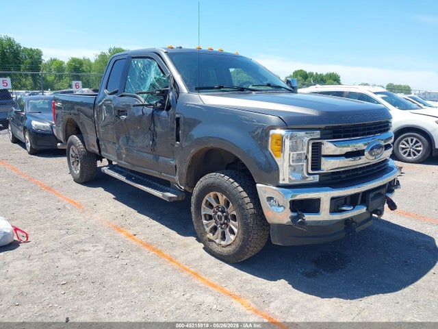 Salvage Ford F-250 Image