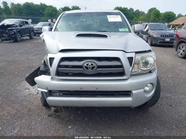 Toyota Tacoma Base V6