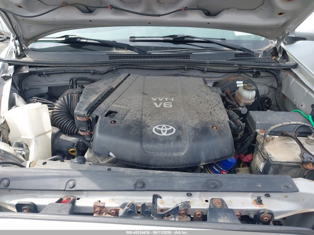 Toyota Tacoma Base V6