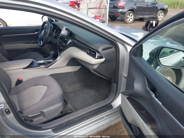 Toyota Camry Le Awd