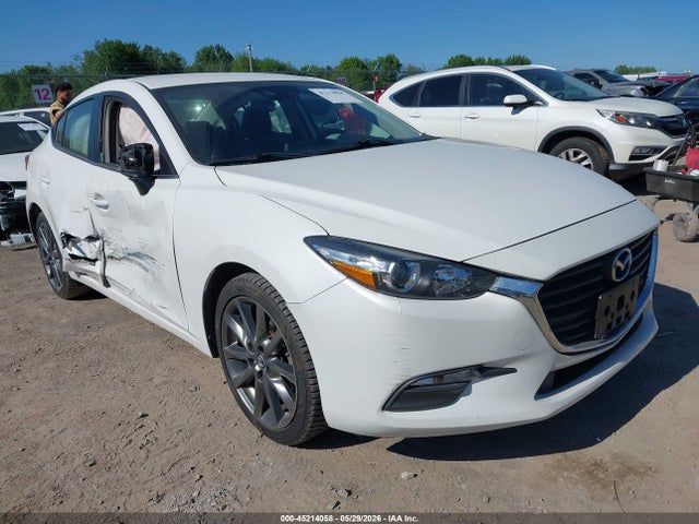 Salvage Mazda Mazda3 Image
