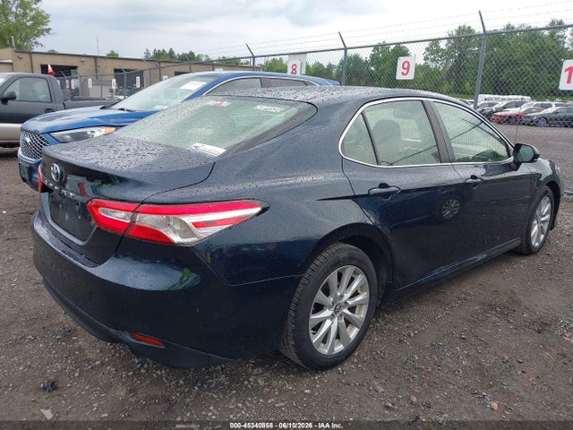 Toyota Camry Le