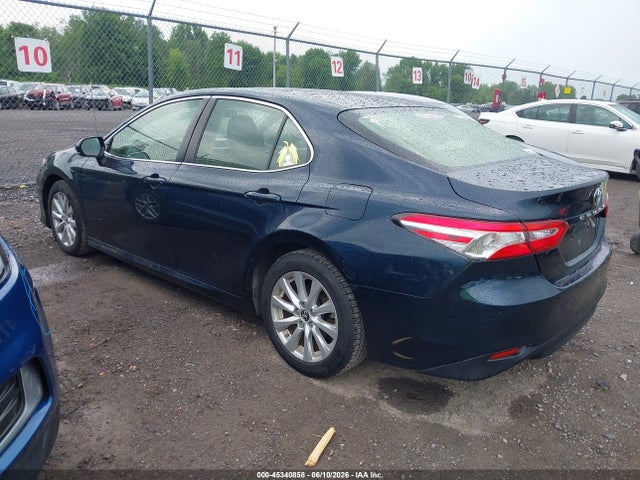 Toyota Camry Le