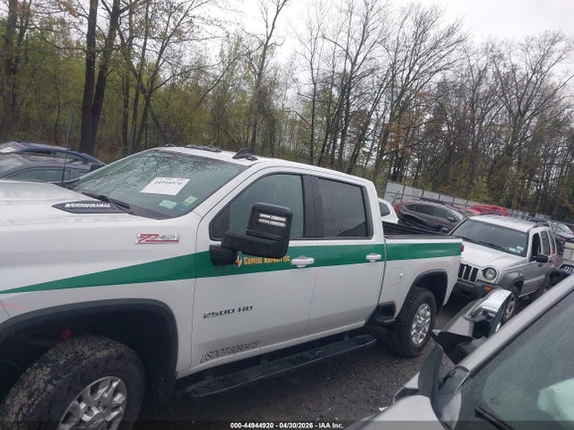 Chevrolet Silverado 2500 4wd  Standard Bed Lt