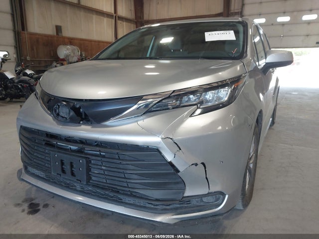 Toyota Sienna Le