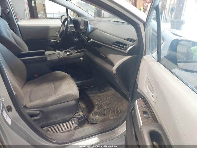 Toyota Sienna Le