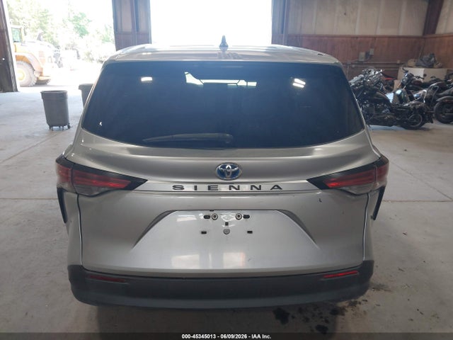 Toyota Sienna Le