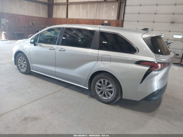Toyota Sienna Le