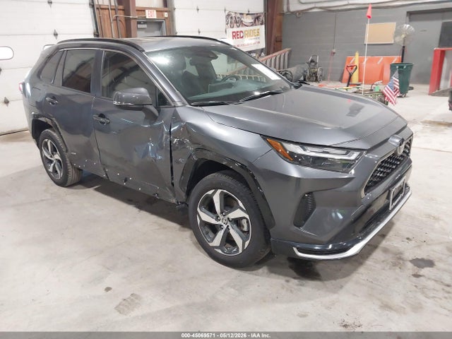 Salvage Toyota RAV4 Image