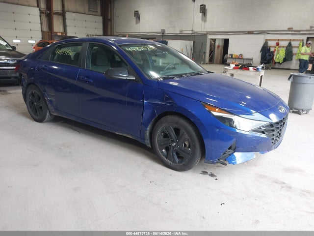 Salvage Hyundai ELANTRA Image