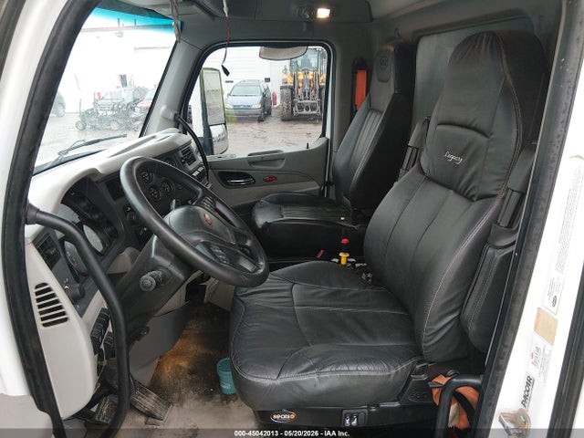 Peterbilt 567